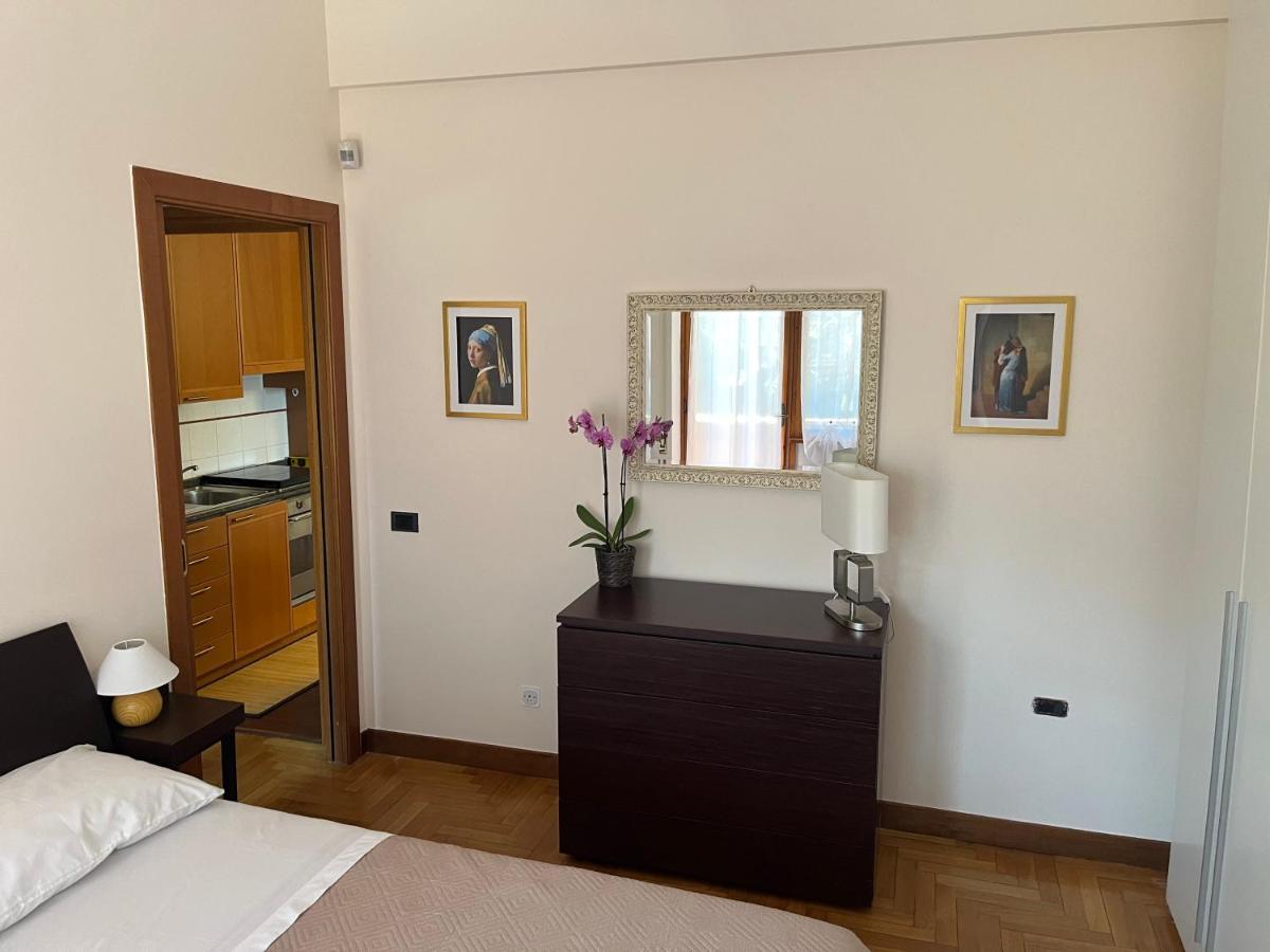 Eashome Eur Mostacciano Bilocale Adiacente Ifo Appartamento Roma