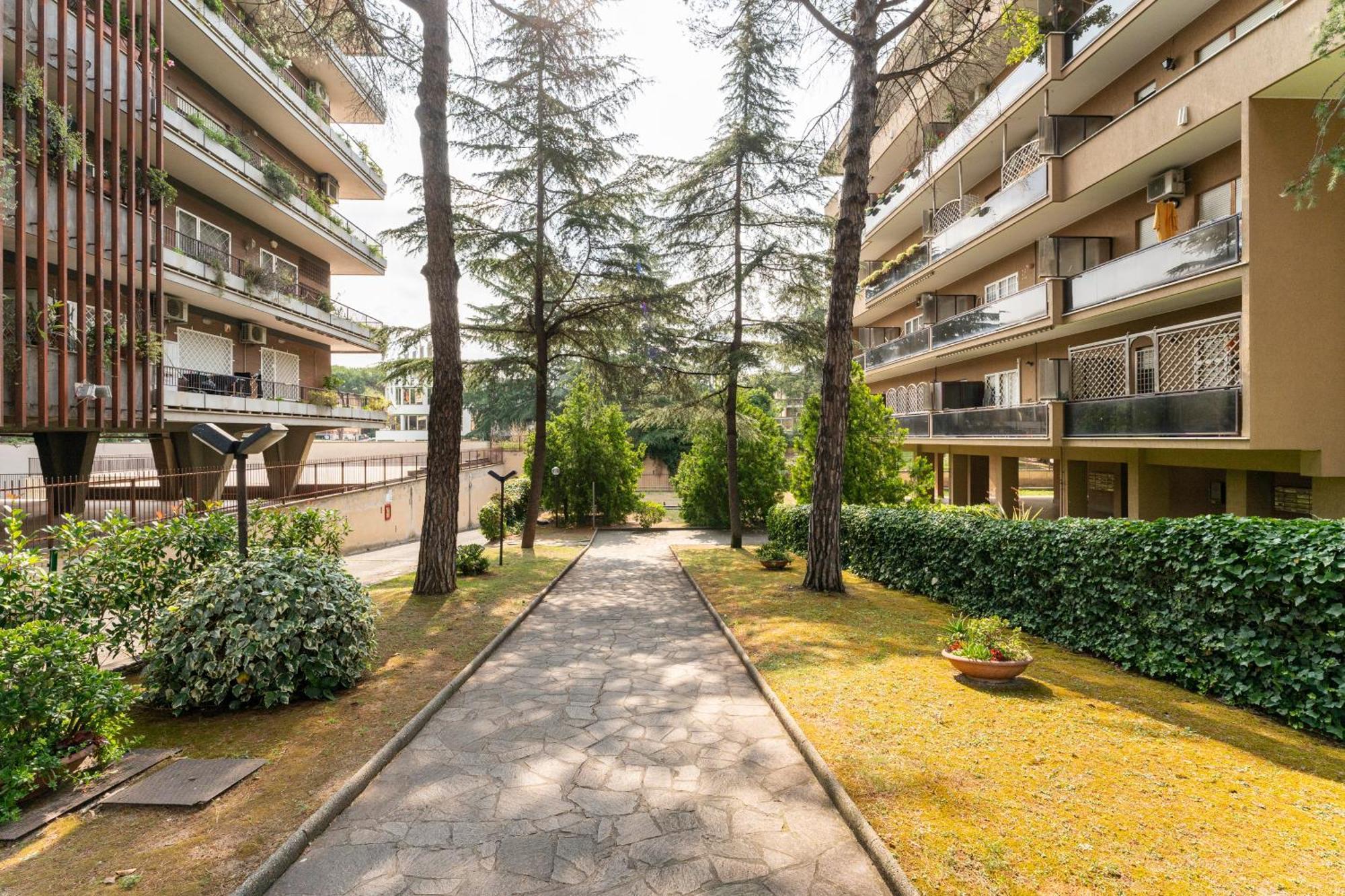 Eashome Eur Mostacciano Bilocale Adiacente Ifo Roma